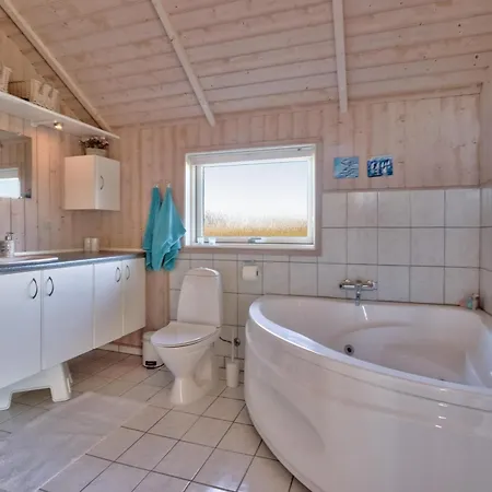 Feriehus Dejligt Med Panoramaudsigt Sj519 *